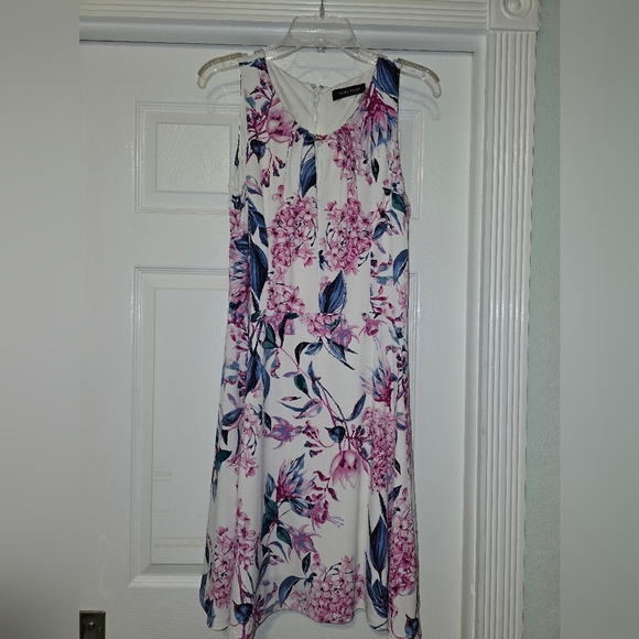 Ivanka Trump Dresses & Skirts - Dress